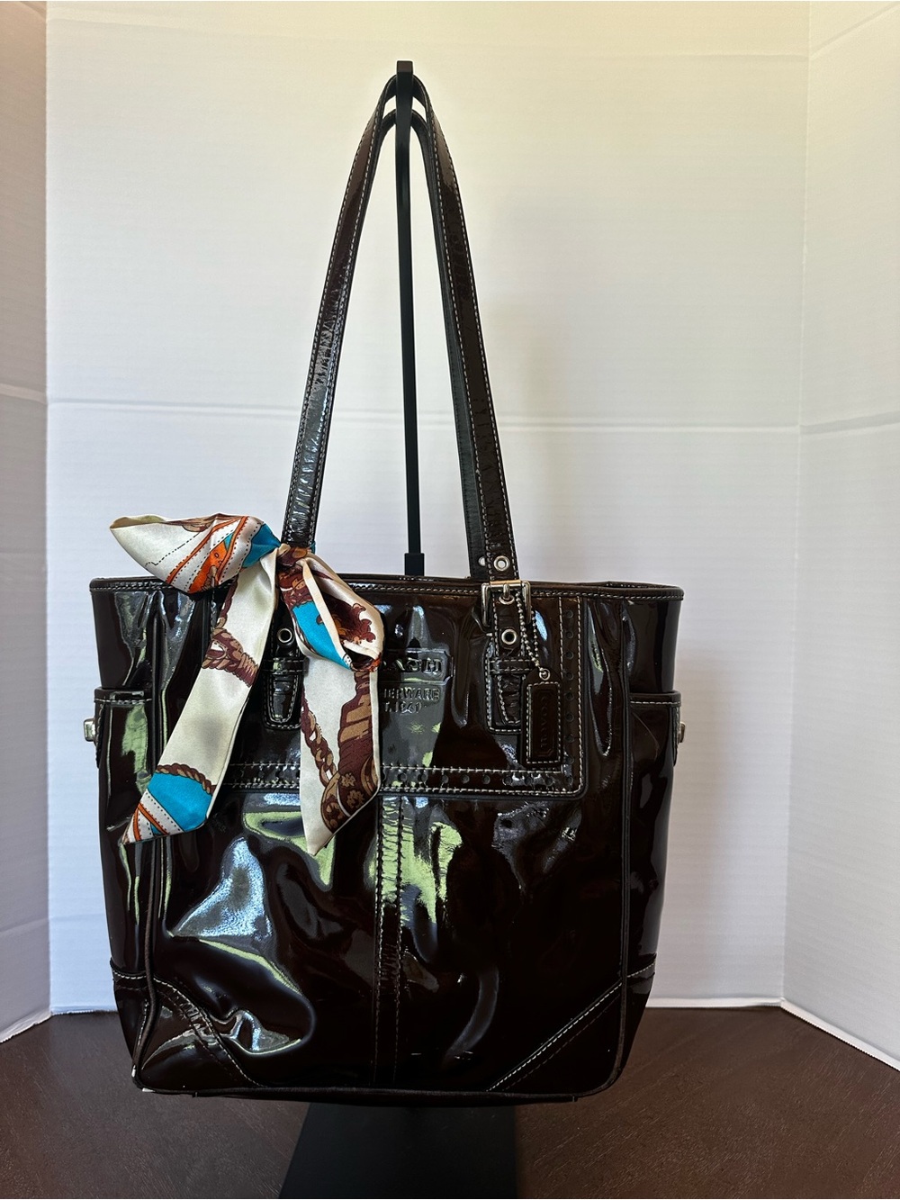 COACH dark brown patent leather gallery tote w/hang tag and scarf